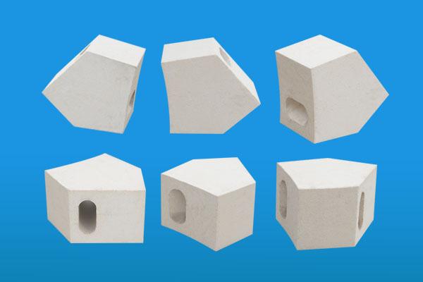 详细信息刚玉莫来石砖是以电熔白刚玉砂为主要原料,产品结构致密高温
